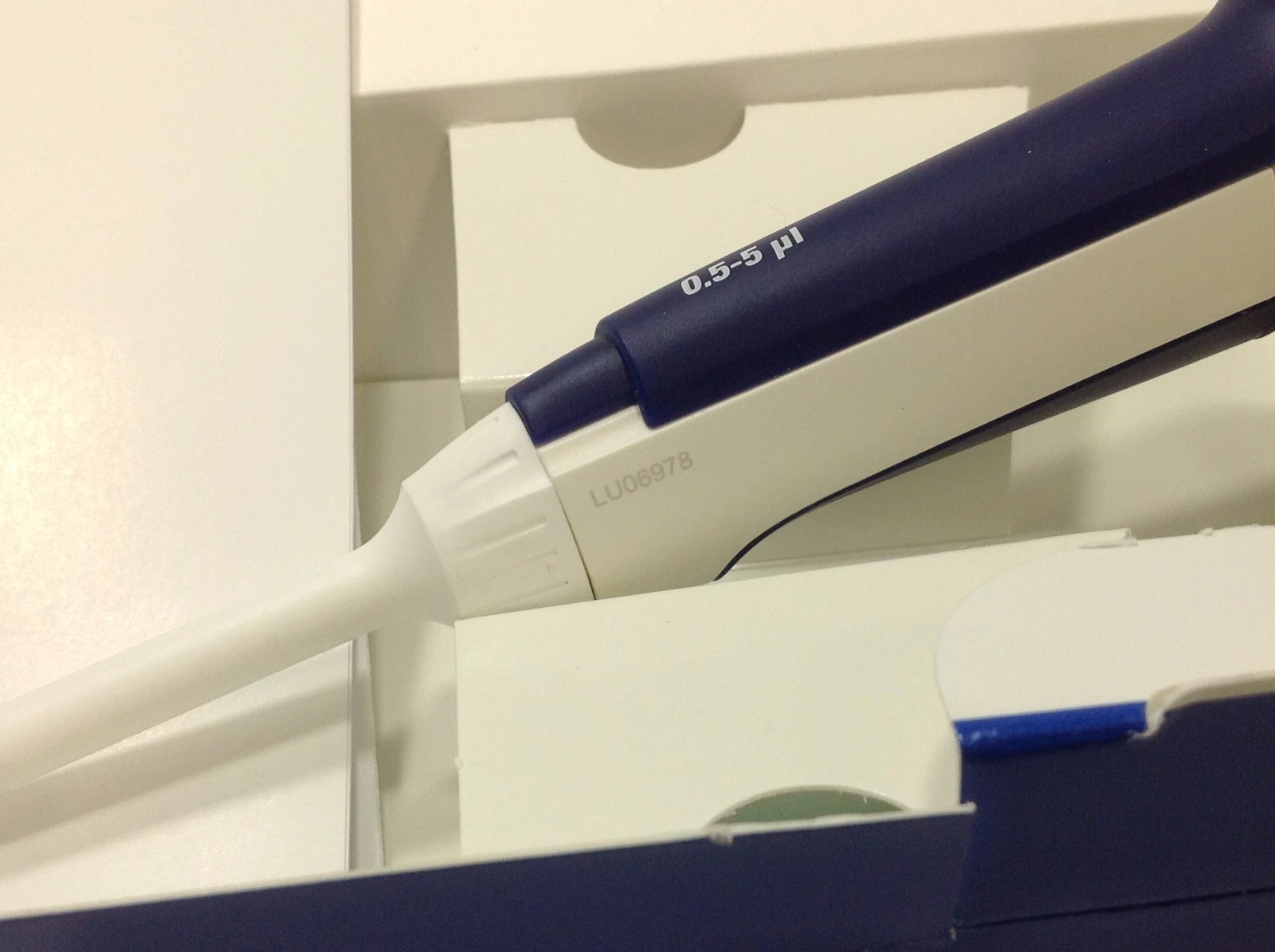 Adjustable Pipette (0.5-50)